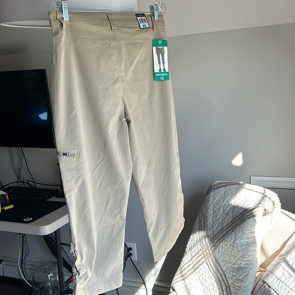 Eddie Bauer size 12 beige color casual capri pants never worn new - Picture 2 of 3